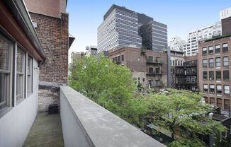 22 E 13 ST