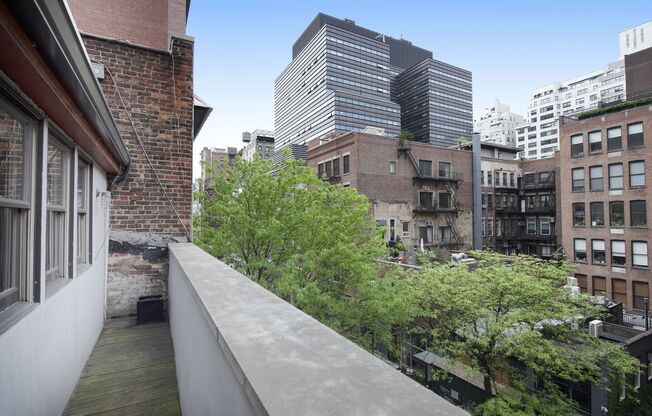 22 E 13 ST