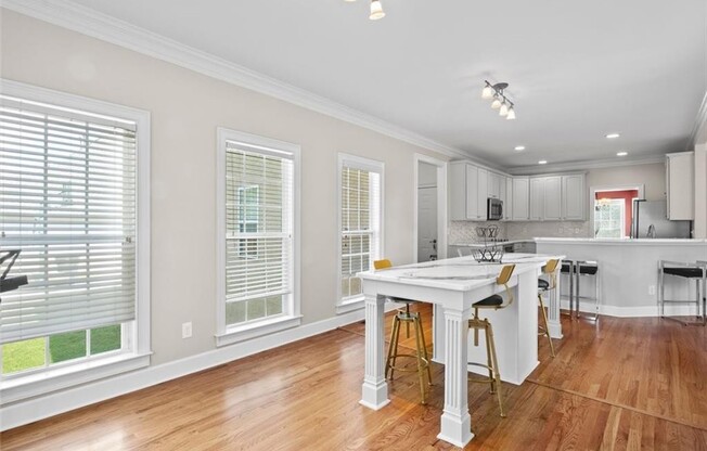 1035 EAGLES BROOKE DR