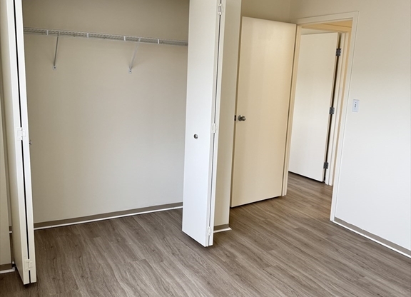2 beds, 1 bath, 816 sqft, $2,600, Unit 612