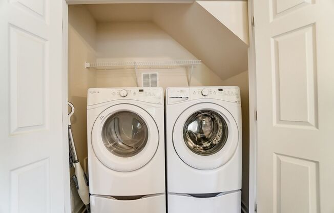 3 beds, 2.5 baths, 1,320 sqft, $1,650, Unit 2541 RRD