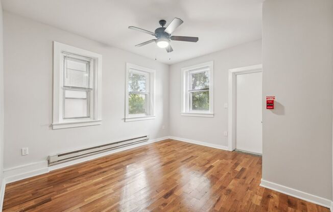 2 beds, 1 bath, 750 sqft, $1,595, Unit E Building 409R