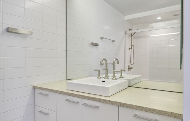 1 bed, 1 bath, 760 sqft, $7,250, Unit 1201