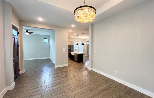 Stunning 3/2.5/2 Craftsmen Cottage in luxurious Bridgeland Master Planned Community!