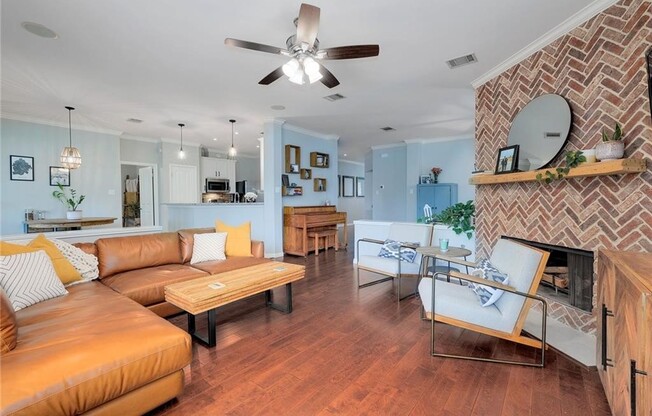 1705 AZALEA DR