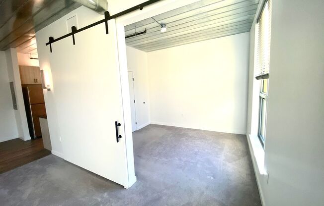 2 beds, 1 bath, 835 sqft, $2,295, Unit Unit 205