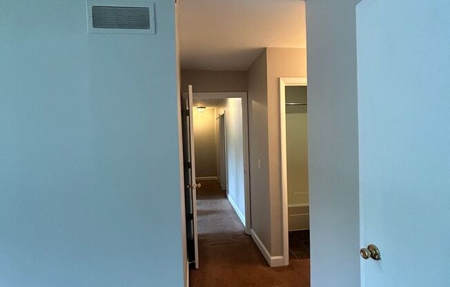 3 beds, 2.5 baths, 1,636 sqft, $1,379, Unit 729