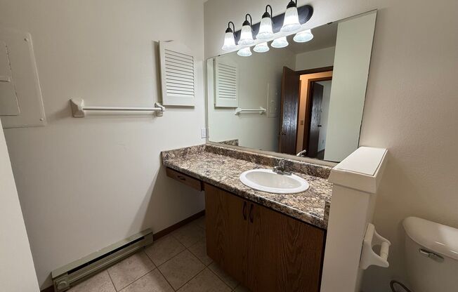 2 beds, 1 bath, 965 sqft, $1,625, Unit 7717CB