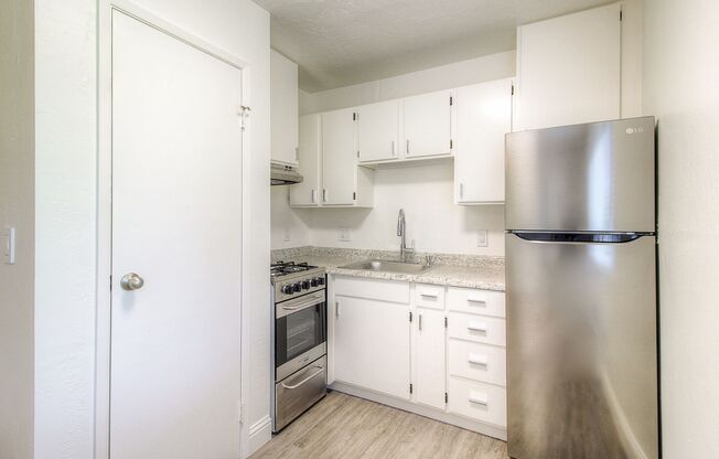 Studio, 1 bath, 300 sqft, $1,545, Unit 23