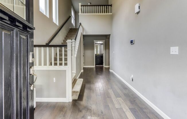 Beautiful like new 4 bedroom 3 bath home in a nice safe Port Orchard neighborhood