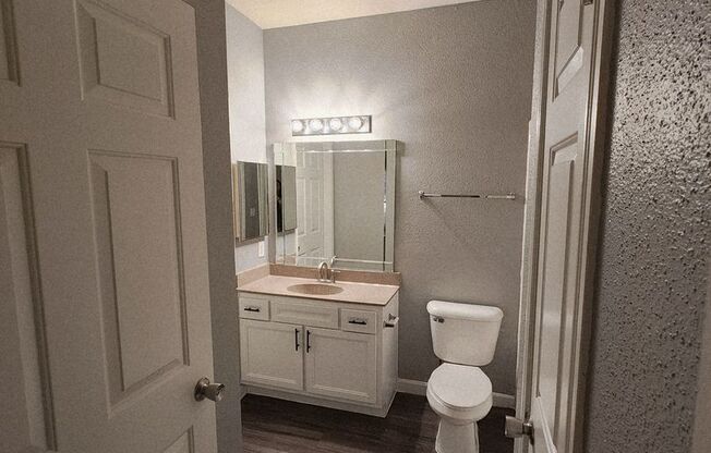 2 beds, 2 baths, 1,002 sqft, $1,695, Unit 704-u