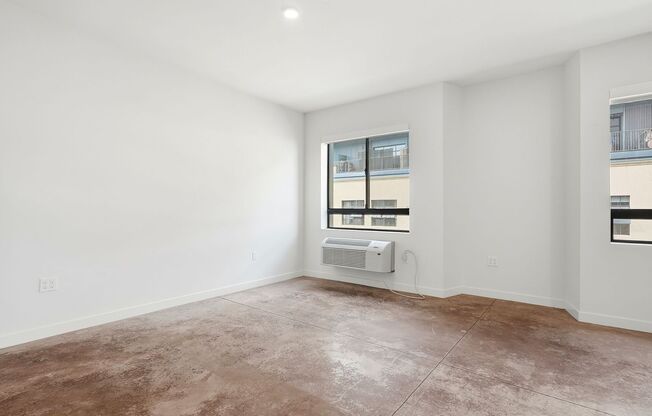 Studio, 1 bath, 305 sqft, $1,895, Unit 560