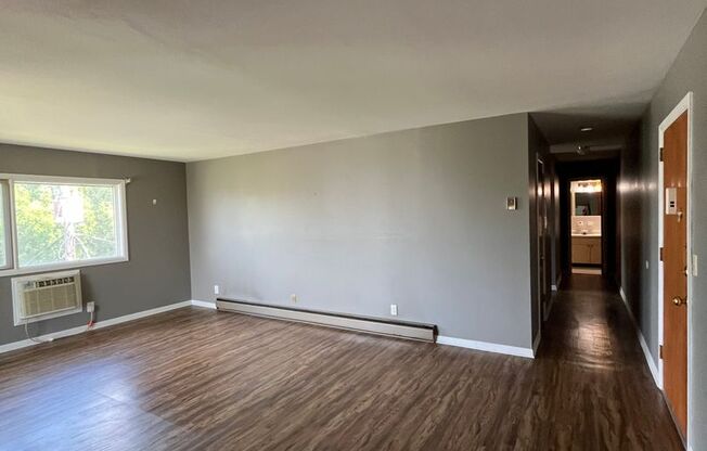 2 beds, 1 bath, 850 sqft, $1,150, Unit Apartment 20