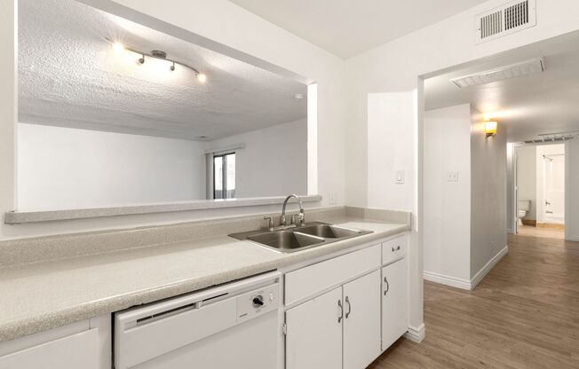 2 beds, 1 bath, $1,100, Unit 229