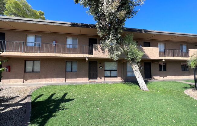 ***MOVE IN SPECIAL**Prime Location in Scottsdale - Remodeled 3-Bedroom Condo at Copper Rock! Great Price!  3 BEDROOM SCOTTSDALE CONDO W POOLS