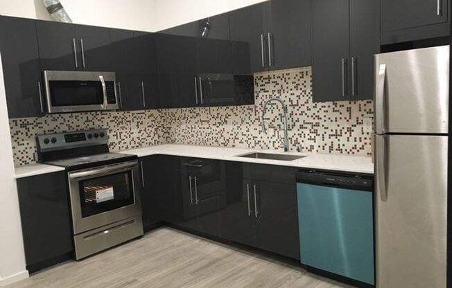 2 beds, 1.5 baths, 1,023 sqft, $2,900, Unit 104 Live Work