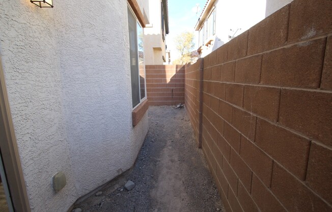 Spacious & Modern Living in the Heart of the Northwest Valley