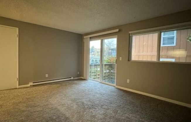 1 bed, 1 bath, 735 sqft, $1,995