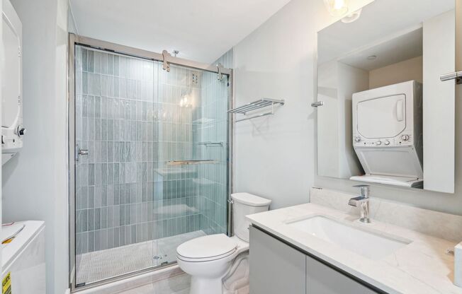 2 beds, 1 bath, $2,650, Unit 411