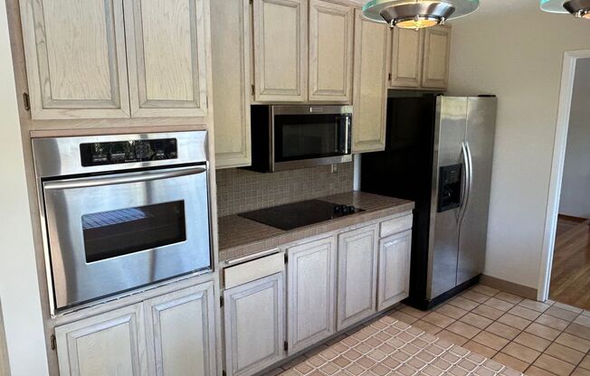 Spacious 4-Bedroom Home with Pool in Prime Sunnyvale Location! OPEN HOUSE: Friday (6/27) from 3:00 PM to 3:30 PM