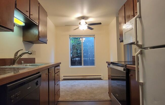 1 bed, 1 bath, 610 sqft, $1,450, Unit 104