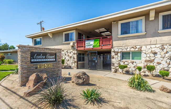 1 bed, 1 bath, 700 sqft, $1,300