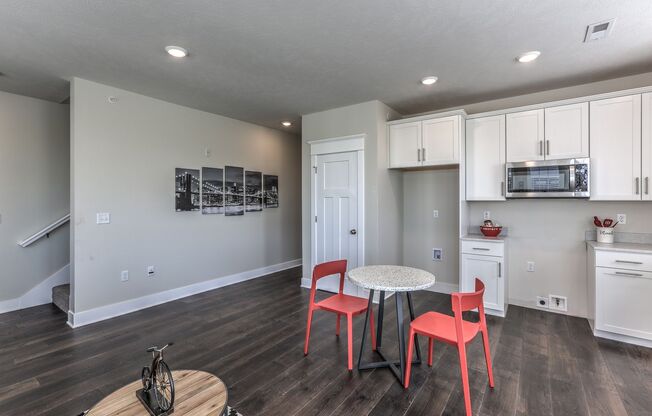 2 beds, 2 baths, 1,343 sqft, $1,845, Unit 13144 Osprey Lane Unit 206 B1343 Beautiful Windows, Amazing Natural Sunlight FB3