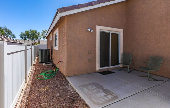 3 beds, 2 baths, $2,000