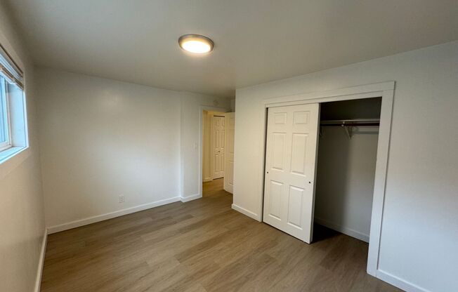 1 bed, 1 bath, 500 sqft, $995, Unit 5