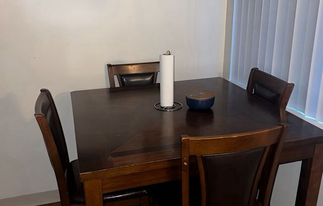 2 beds, 1 bath, 897 sqft, $1,695, Unit 1807-06