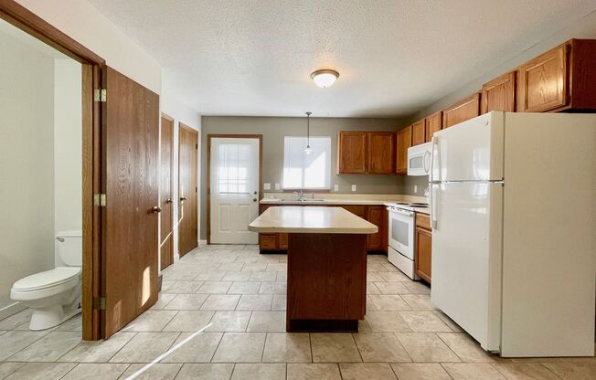 Two Bedroom Townhouse in Southwest Grand Rapids