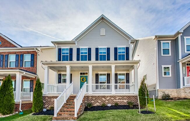 Stunning Single Family - 5 bedroom + 4.5 bath in Clarksburg!