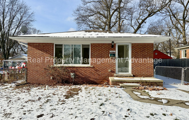 Charming 4-Bedroom Home with Spacious Backyard in Oak Park