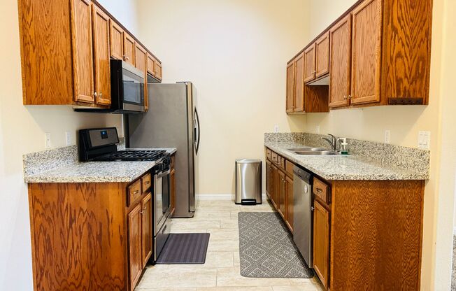 3 beds, 2 baths, $1,899, Unit # 2221