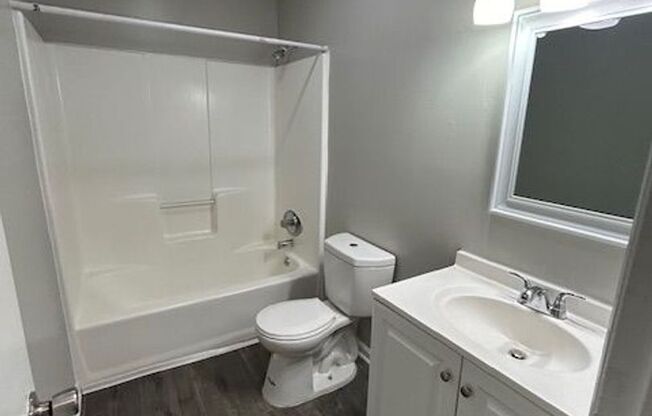 2 beds, 2 baths, 1,050 sqft, $1,400, Unit F205