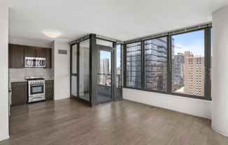 158 W SUPERIOR ST