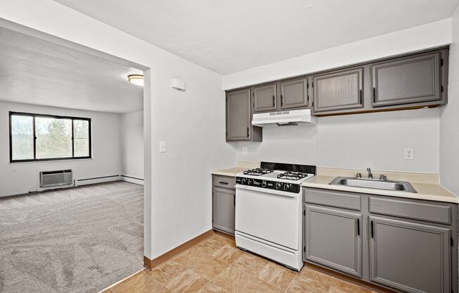 2 beds, 1 bath, 850 sqft, $949, Unit 10615 Lindberg Ave. C4 - Apt. 4