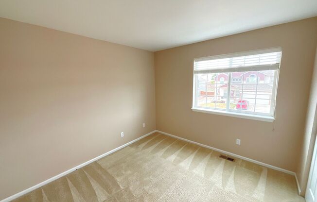 4 beds, 3 baths, $2,550