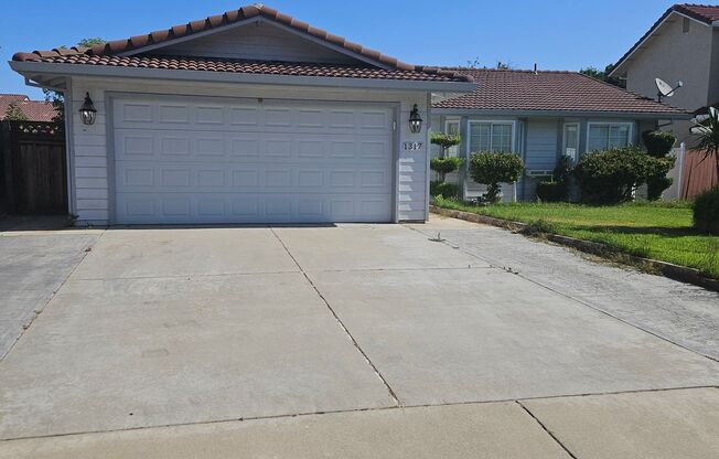 Spacious Open Floor Plan Close to Schools and Shopping