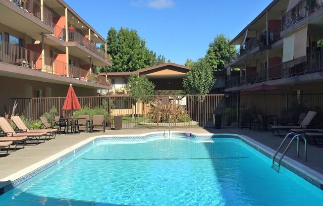 Quiet Hillside Remodeled 2bed/1bath w/ Parking, Storage, Pool - PROGRESSIVE