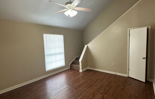 1 bed, 1 bath, 892 sqft, $700, Unit 1456-D