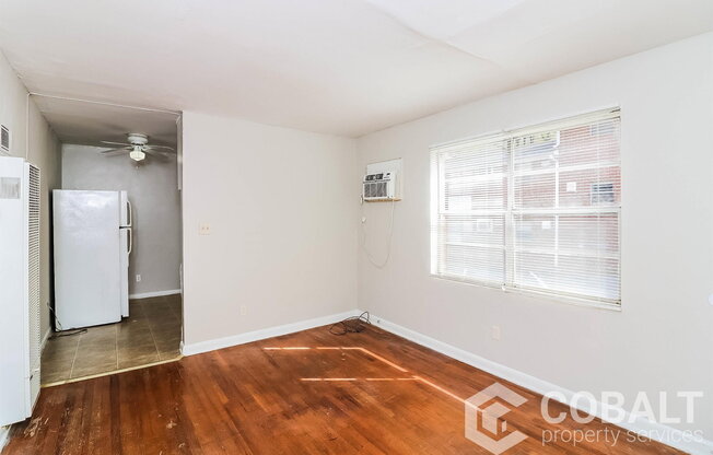 890 GREENWOOD AVE NE