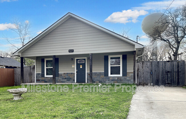 1527 S CHANDLER AVE