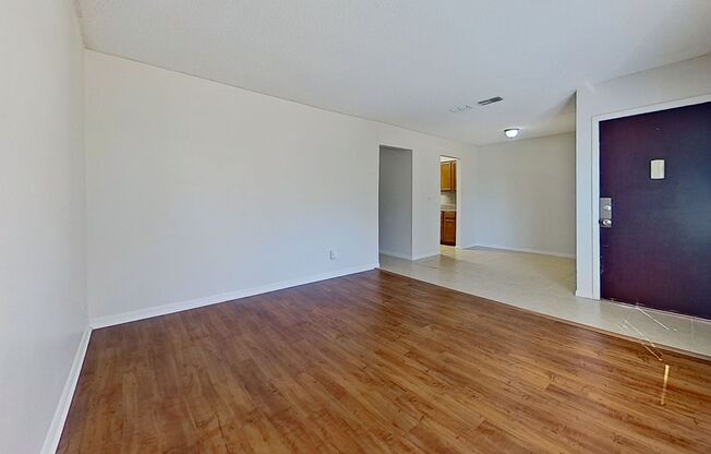 2 beds, 1.5 baths, 1,000 sqft, $1,050, Unit 472 Bentwood Lane C