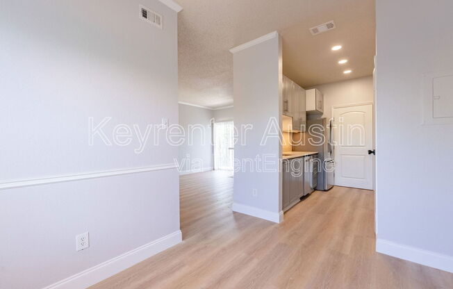 2 beds, 2 baths, 1,004 sqft, $1,650, Unit 380