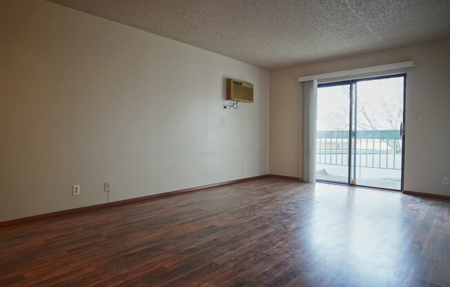 2 beds, 2 baths, $1,395, Unit #209