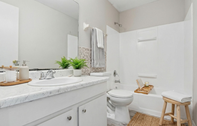 1 bed, 1 bath, 750 sqft, $1,100, Unit M104