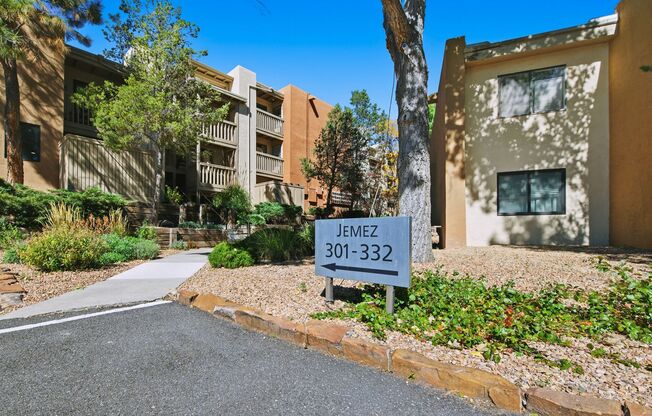 1 bed, 1 bath, 582 sqft, $1,300, Unit Unit 326