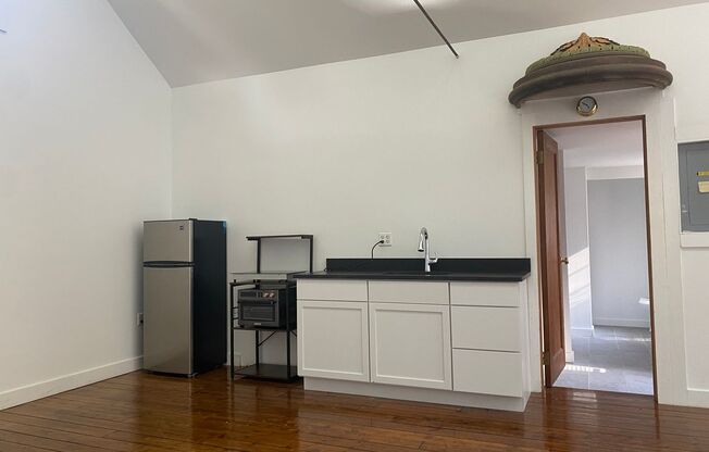 Studio, 1 bath, 500 sqft, $1,850, Unit 211 Canner