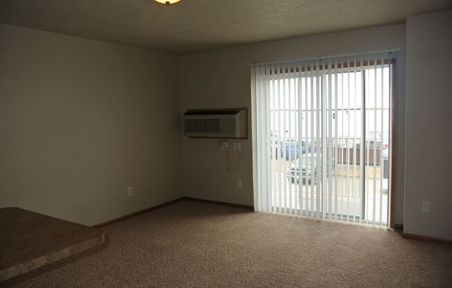 2 beds, 2 baths, $995, Unit Apartment 208